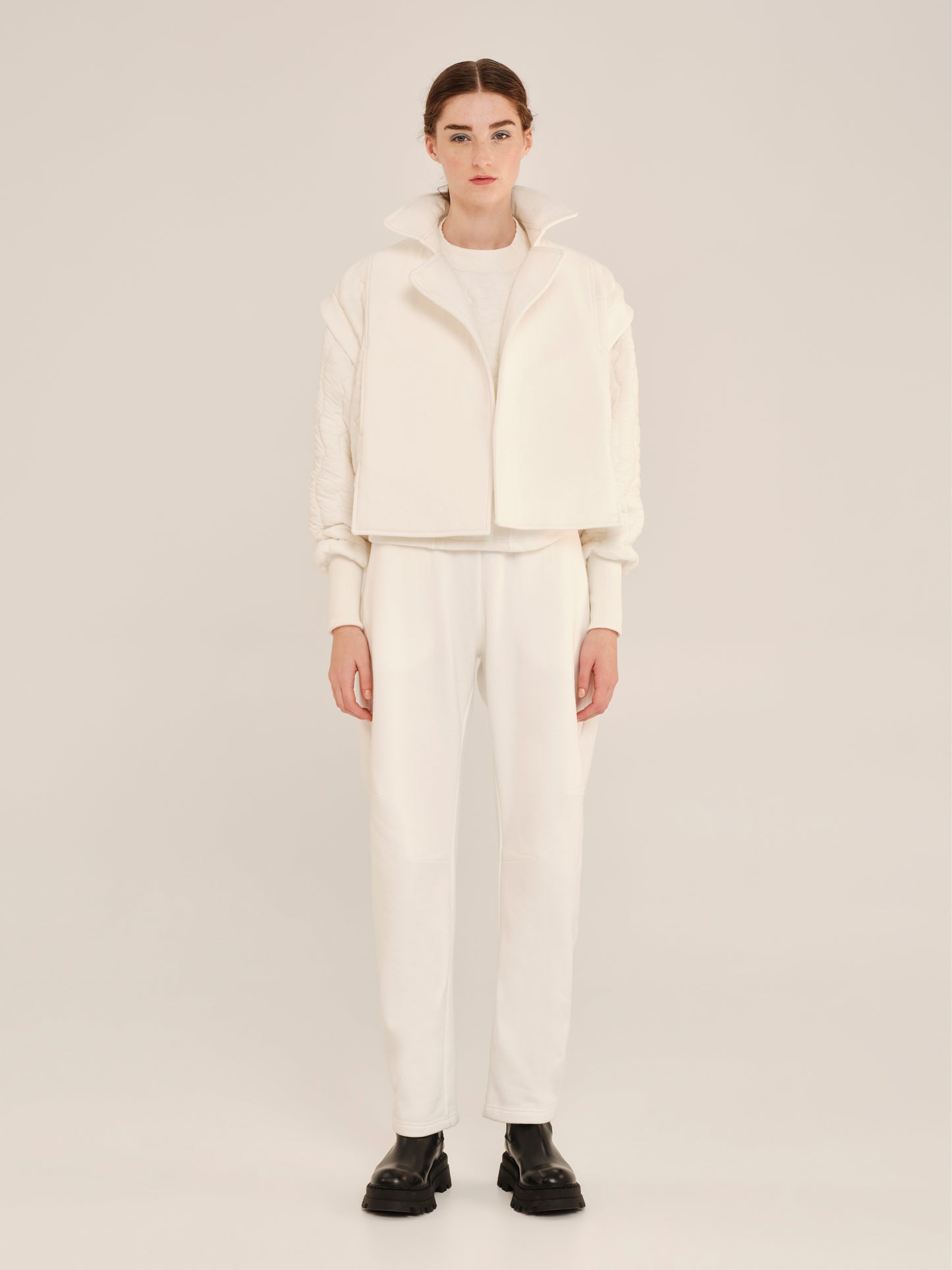 Soft Panoply Sleevless Jacket