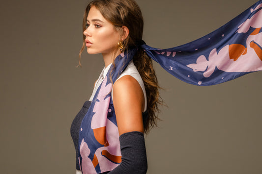 Apprentice silk foulard