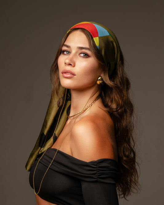 Bewitched silk foulard