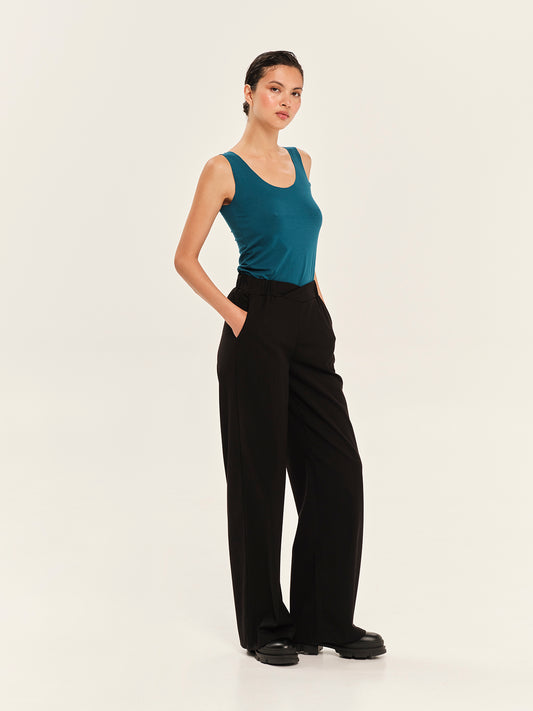 Inner Material Sleevless Tee Top