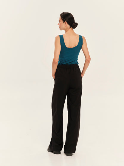 Inner Material Sleevless Tee Top