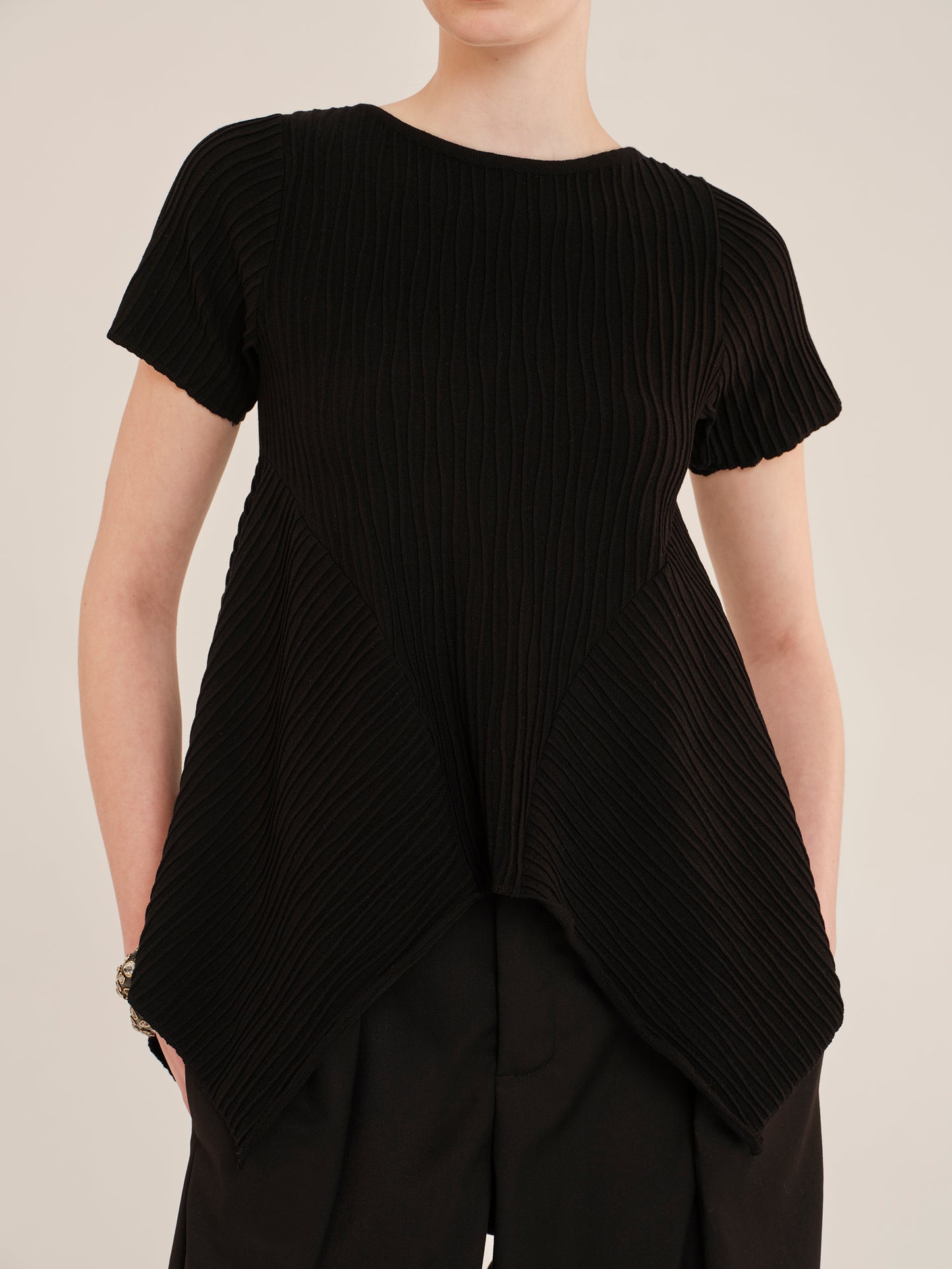 Knit Nervure Blouse With Flared Panels